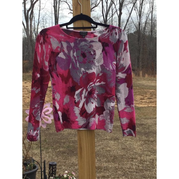 Talbots Sweaters - Talbots sz small sweater merino wool pink red floral flower romantic Valentine’s